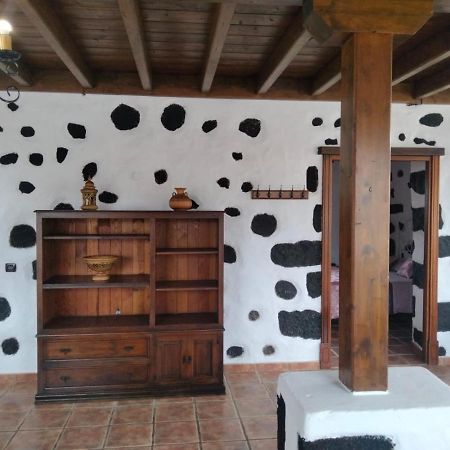 Lanzarote Casa Volcanica-Anclada Sobre La Lava Del Volcan Montana Blanca 外观 照片