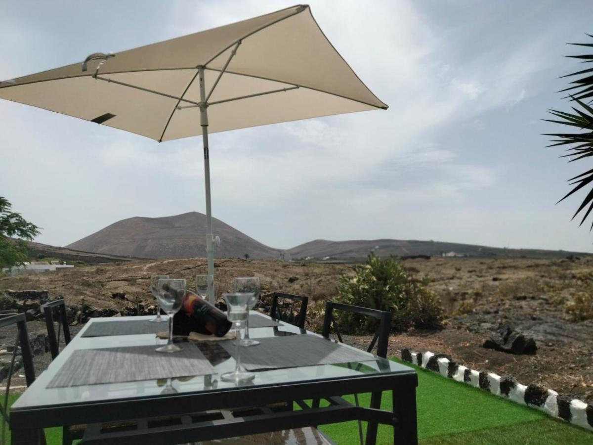 Lanzarote Casa Volcanica-Anclada Sobre La Lava Del Volcan Montana Blanca 外观 照片